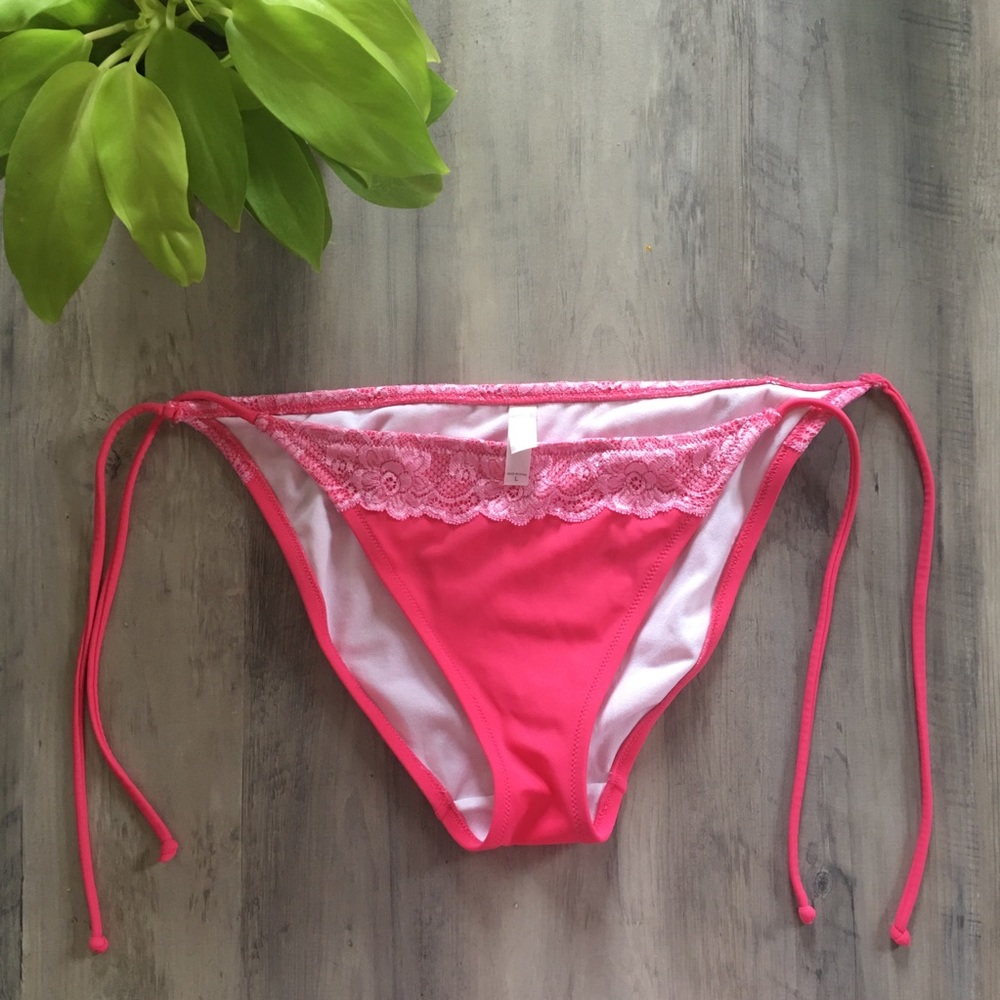Victoria’s Secret pink lace bottom - L
